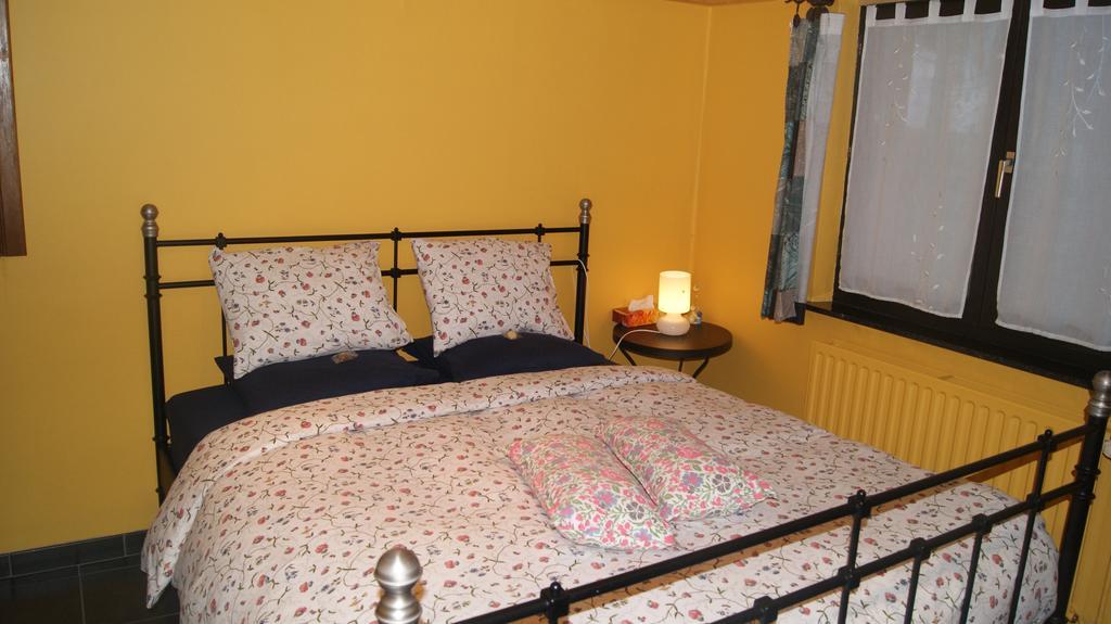 Fleurs-Sauvages Bed and Breakfast Hebronval Habitación foto